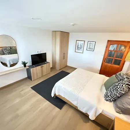 Lägenhet Apartmany215